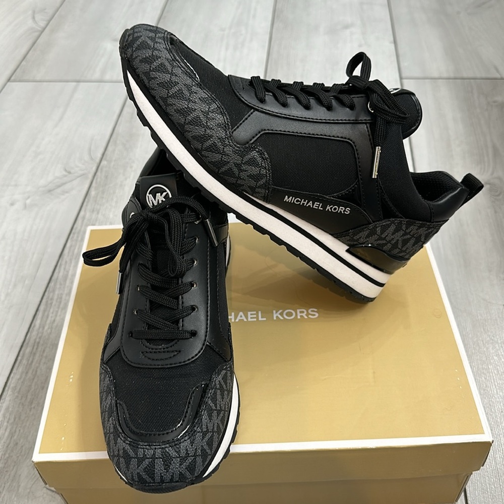 NWT Michael Kors Wilma Trainer Black Tech Canvas Sz. 8M - Picture 7 of 13